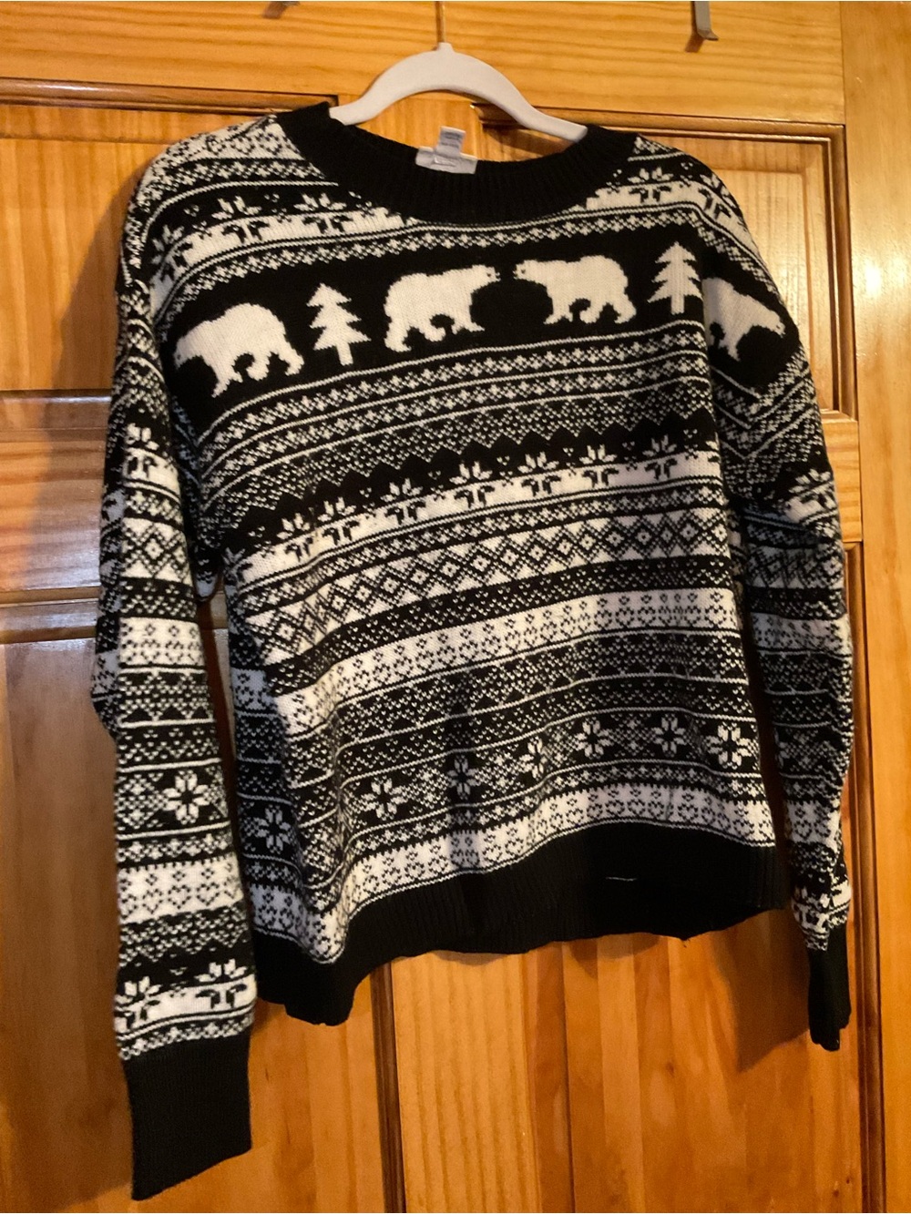 Polar bear pattern mid-weight sweater